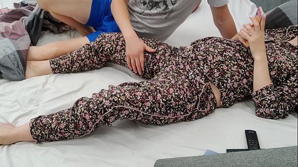 Plese, cum in my pregnant pussy